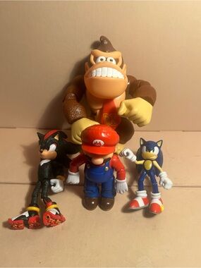 Set of 4 Action Figures/ Nintendo